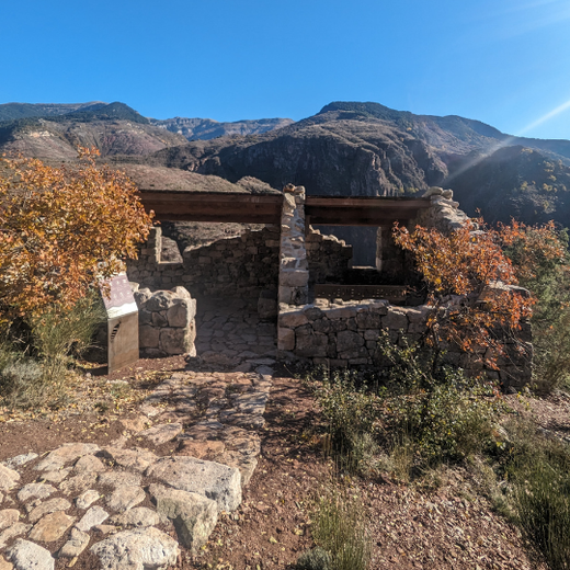 Cabane-aux-lézards_©Mathis-Ellien Cabane-aux-lézards_©Mathis-Ellien